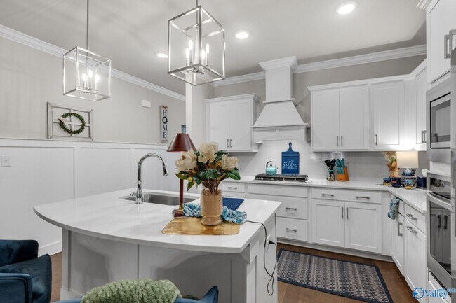 Building Photo - 422 Tillane Pk Cir