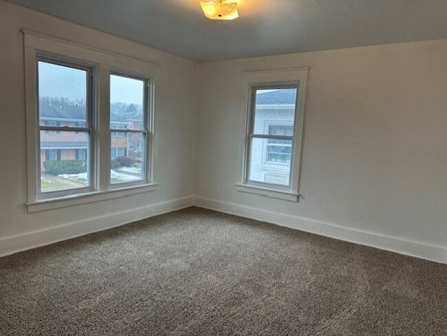 Building Photo - 53 W Granada Ave