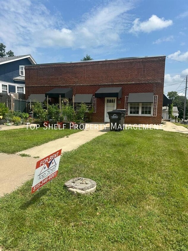 Primary Photo - 2303 E 9th St