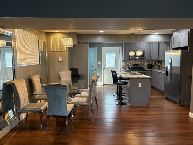 Foto del edificio - 5033 E Capitol St SE