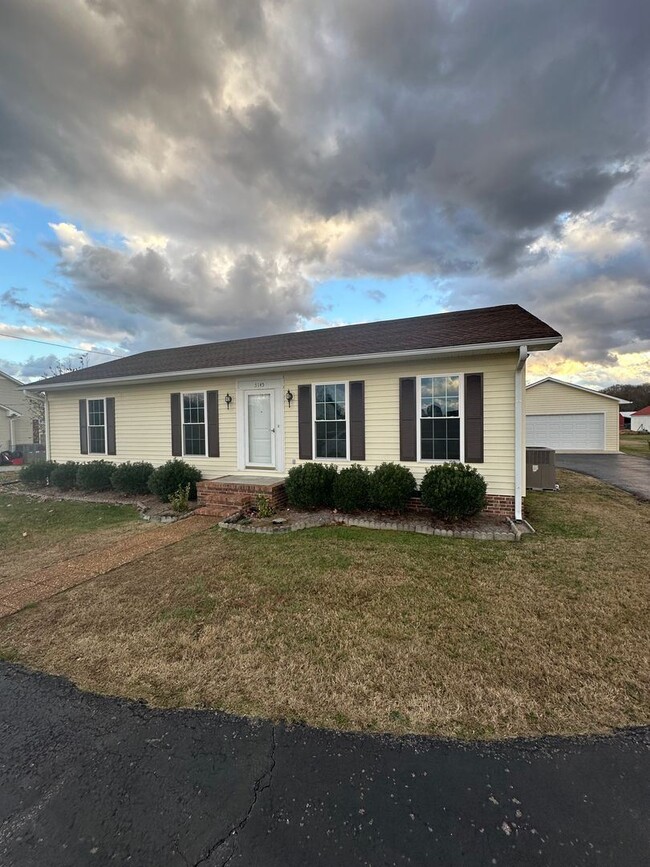 Building Photo - 3 br, 2 bath House - 5145 Shelbyville Rd.