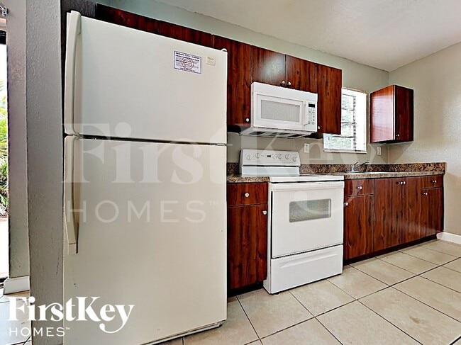 Foto del edificio - 17800 NW 28th Ct