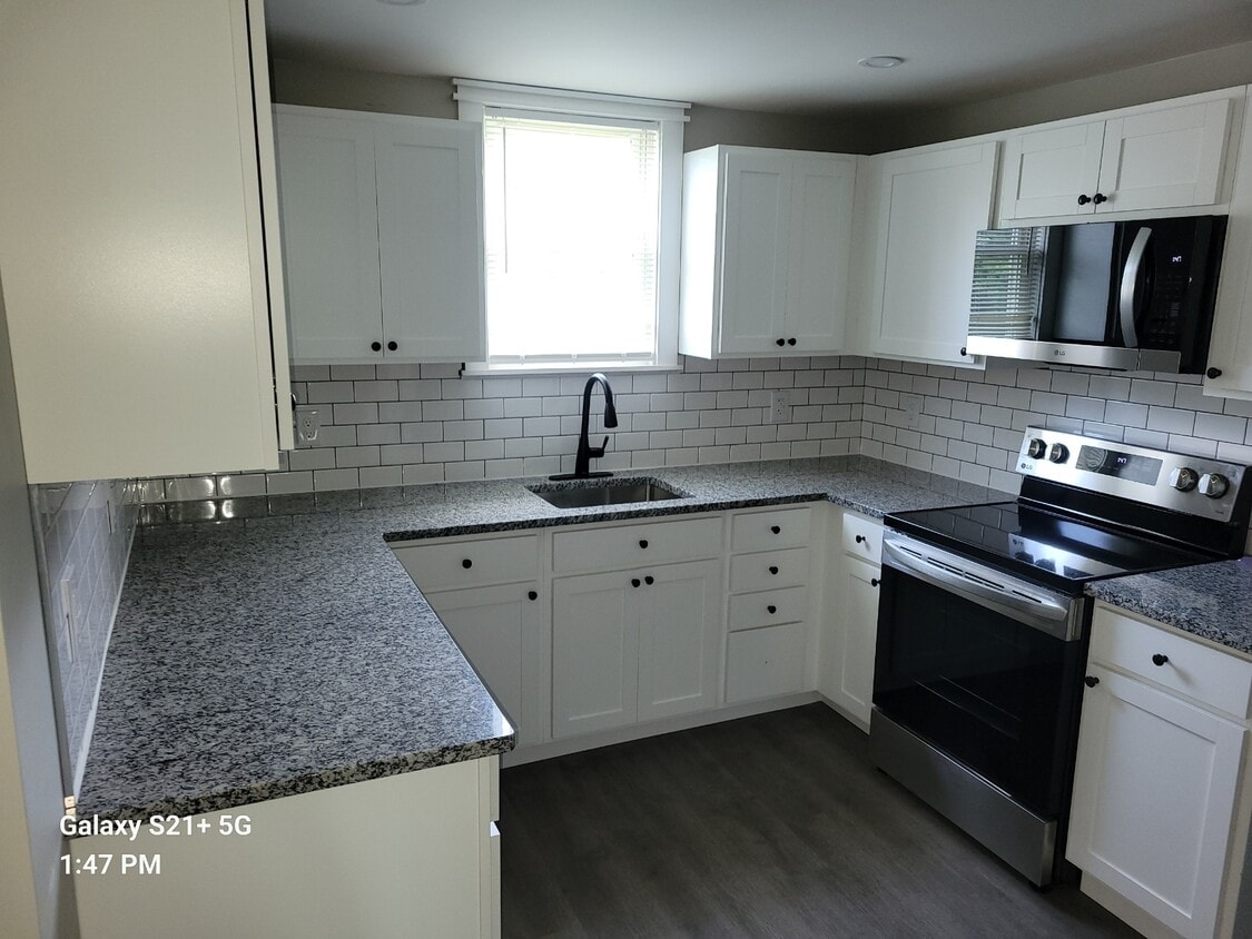 Primary Photo - 109 Church St