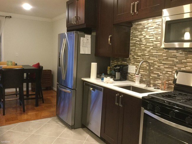 Foto del edificio - 12 Cross Keys Rd