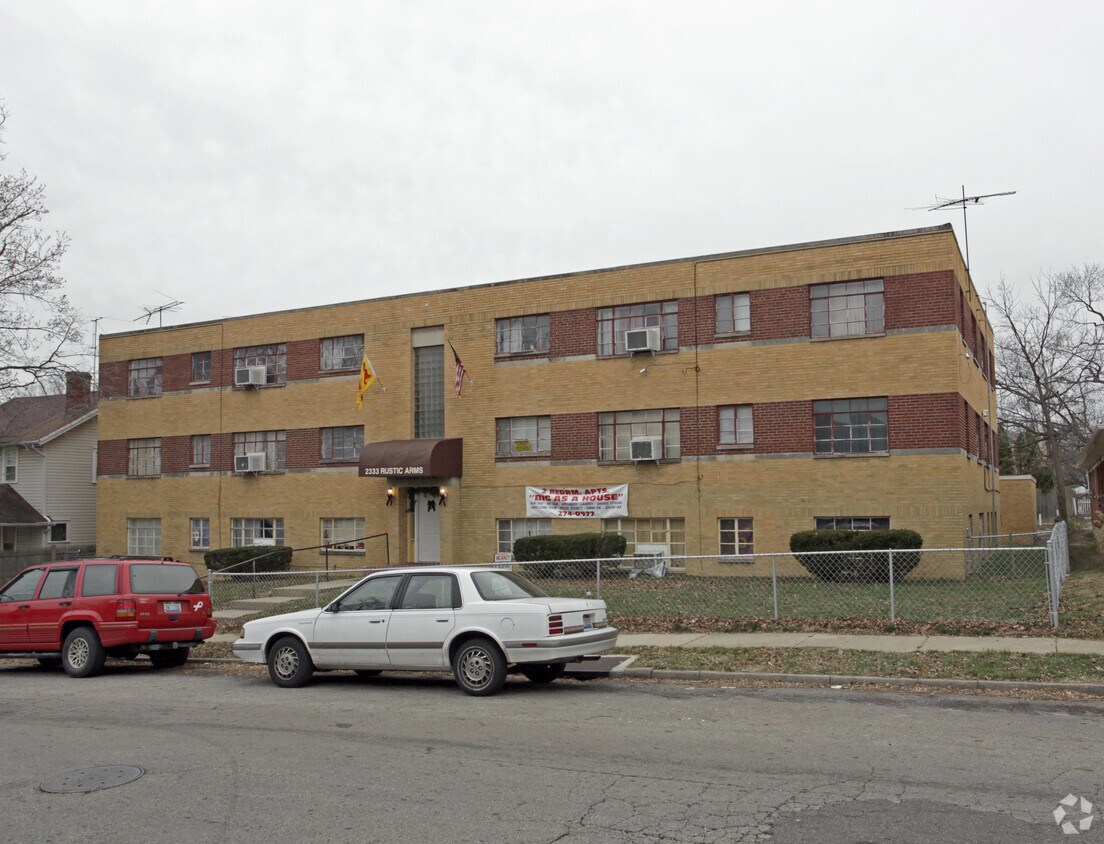 Primary Photo - 2333 Rustic Rd