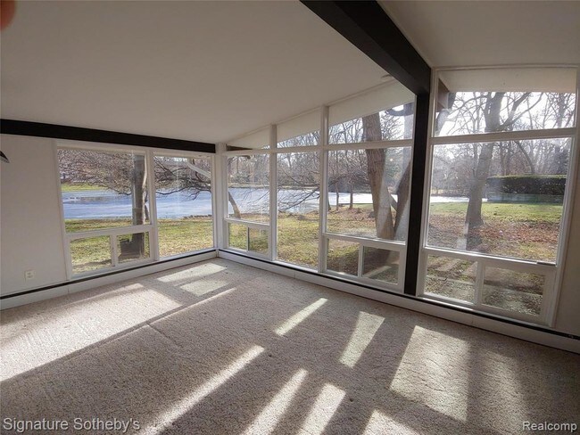 Foto del edificio - 29845 Highmeadow Rd