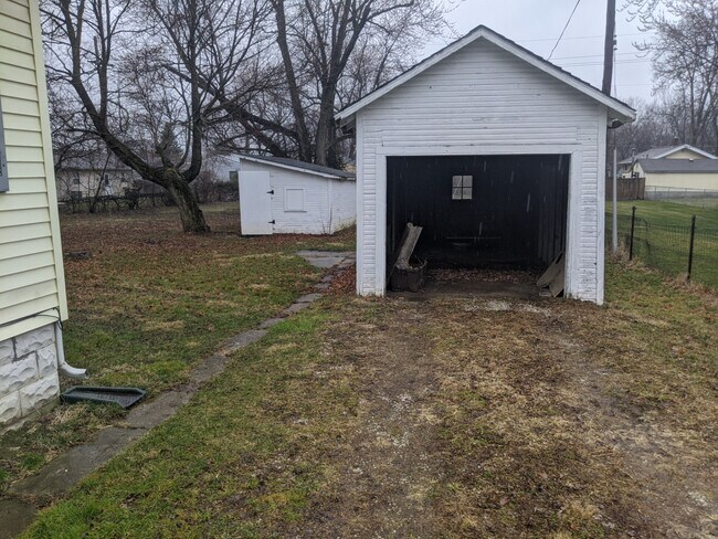 Building Photo - 3412 Vessey