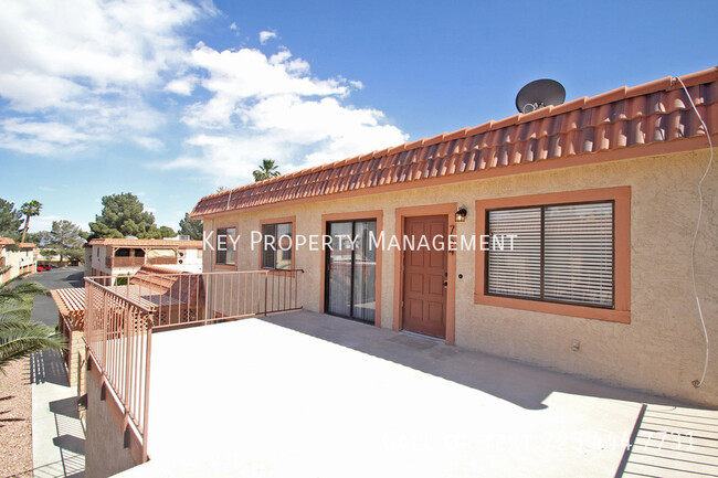 Foto del edificio - REMODELED 2 BR GREEN VALLEY TOWNHOME WITH ...