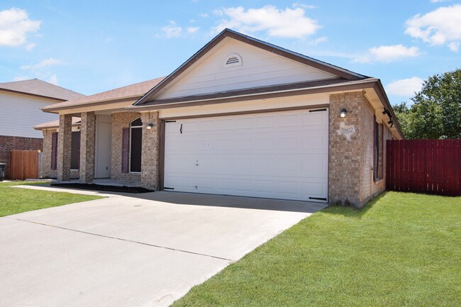 Building Photo - 5802 Durango Dr