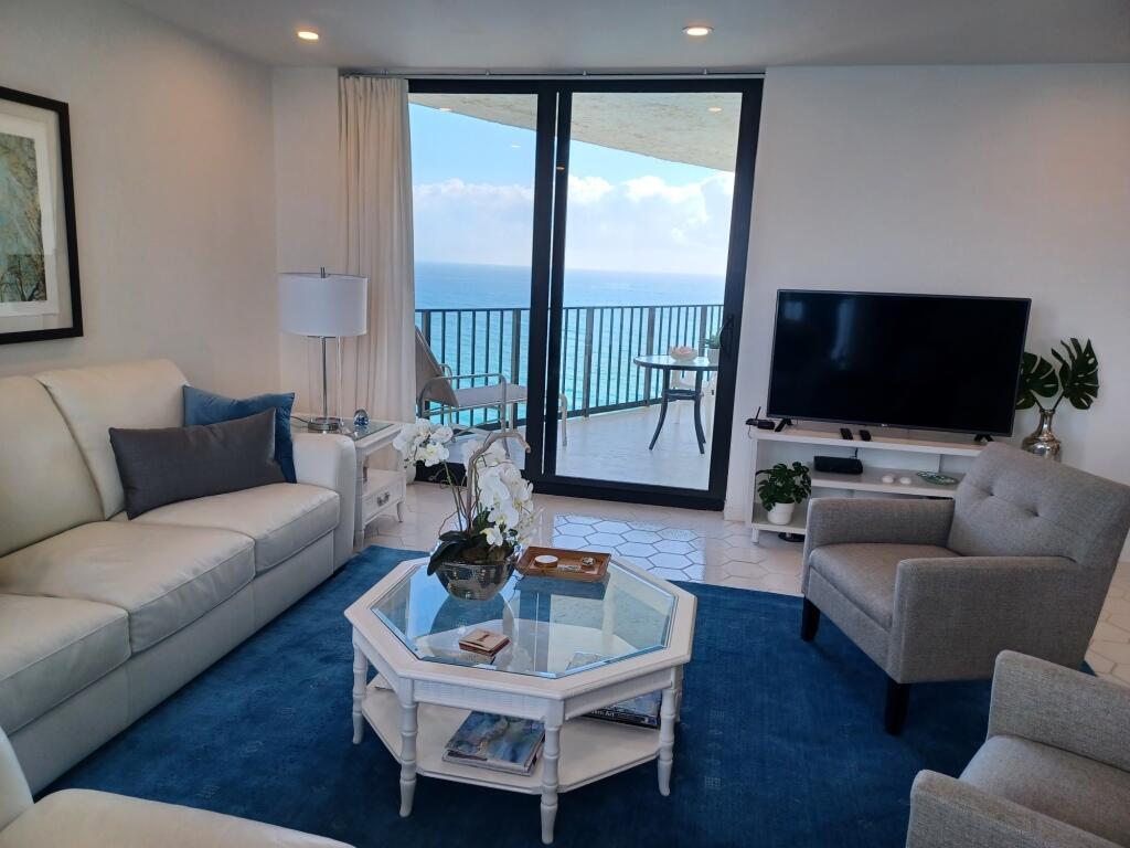Foto principal - 5420 N Ocean Dr