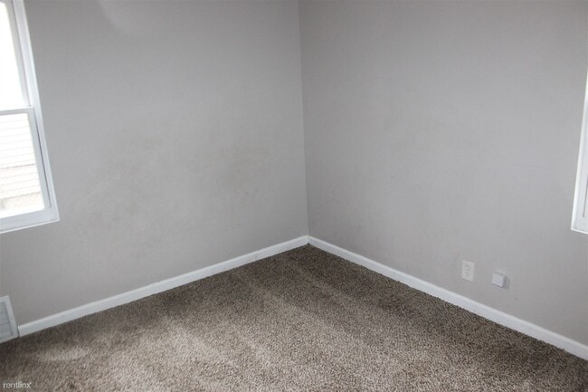 Building Photo - 3 br, 1 bath House - 26904 Dartmouth St