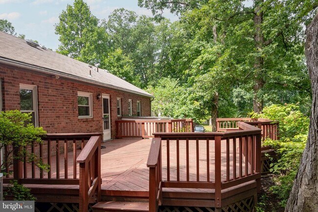 Building Photo - 5708 Dawes Ave