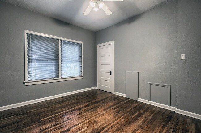 Building Photo - 2091 Summit St