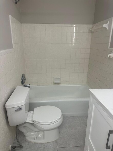 Foto del edificio - 2725 Middle River Dr