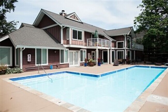 Foto del edificio - $300 off first months rent 2 Bedroom Condo...