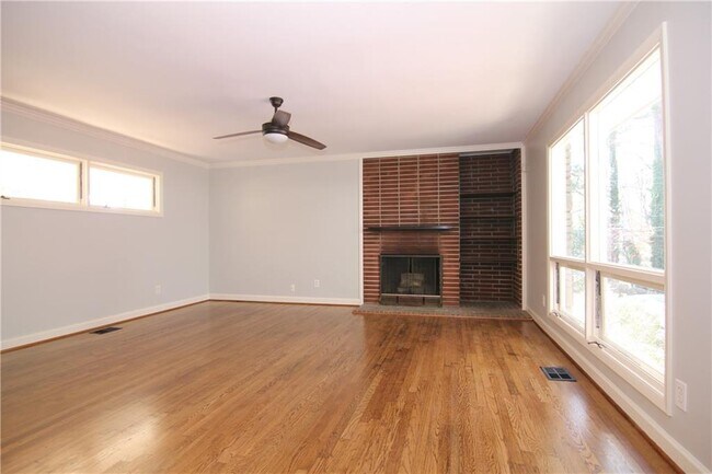 Building Photo - 3843 Commander Dr