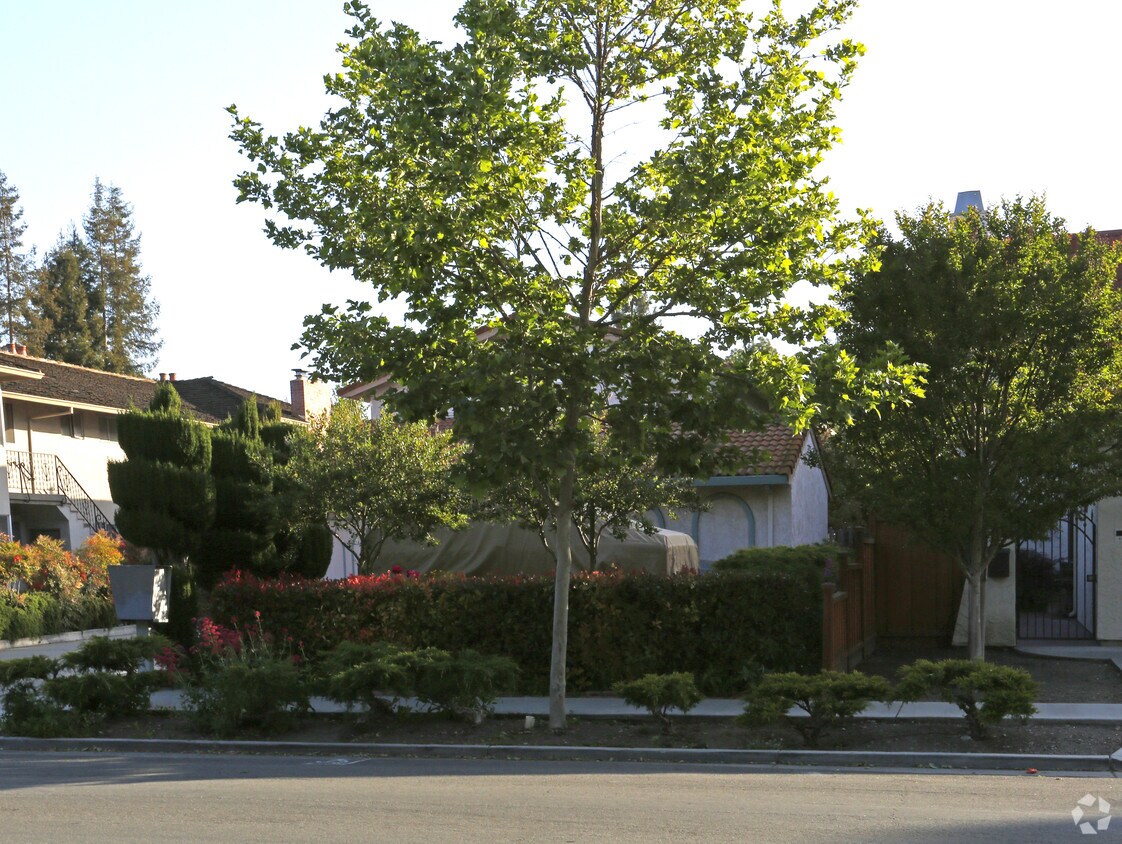 Foto del edificio - 1812 Park Ave