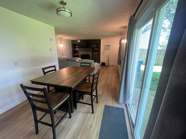 Foto del edificio - 2902 Forest Ln