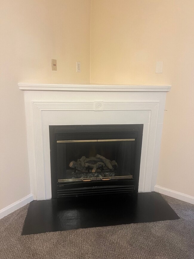 Building Photo - 1785 Summerwoods Ln