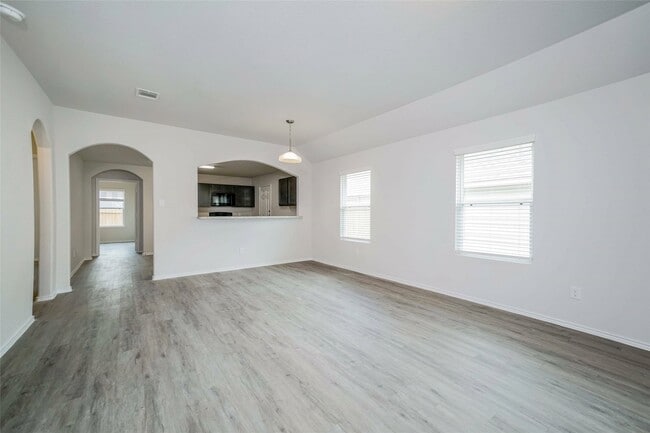 Building Photo - 415 Brushback Dr