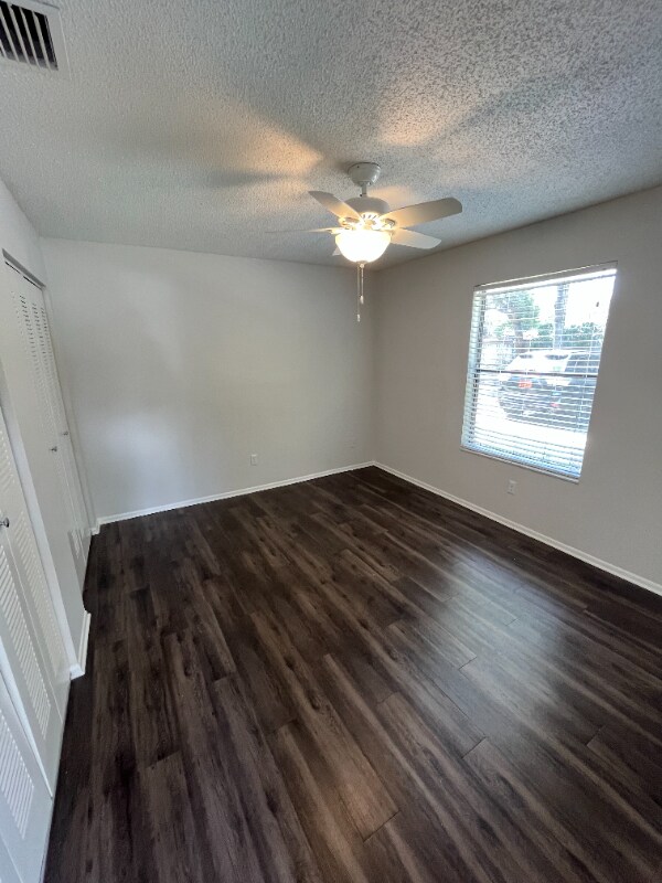 Building Photo - 2550 W Bird St