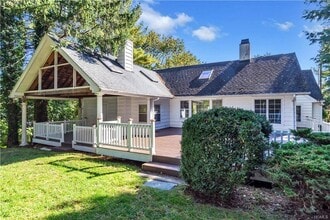 Building Photo - 1058 Wilmot Rd