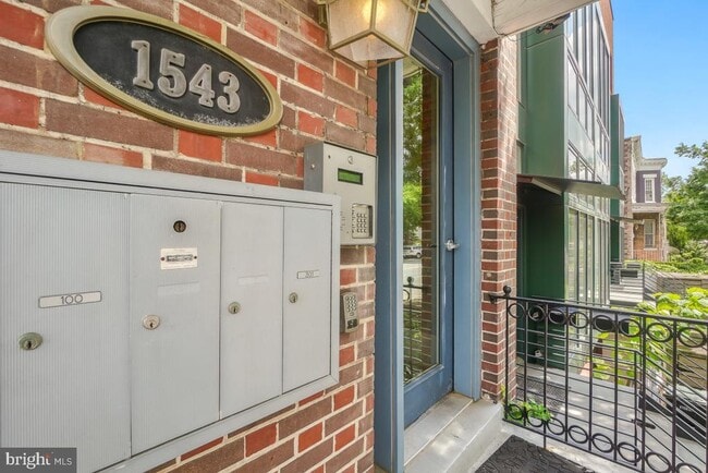 Building Photo - 1543 6th St NW