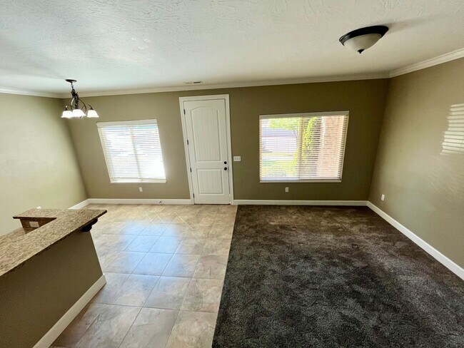 Foto del edificio - Lovely townhome for rent in Orem