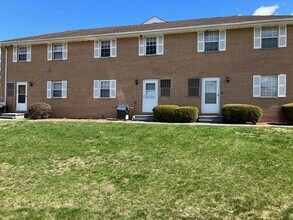 Building Photo - 315 Elmwood Dr