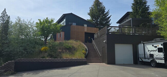 Foto del edificio - 1641 Ridgecrest Dr