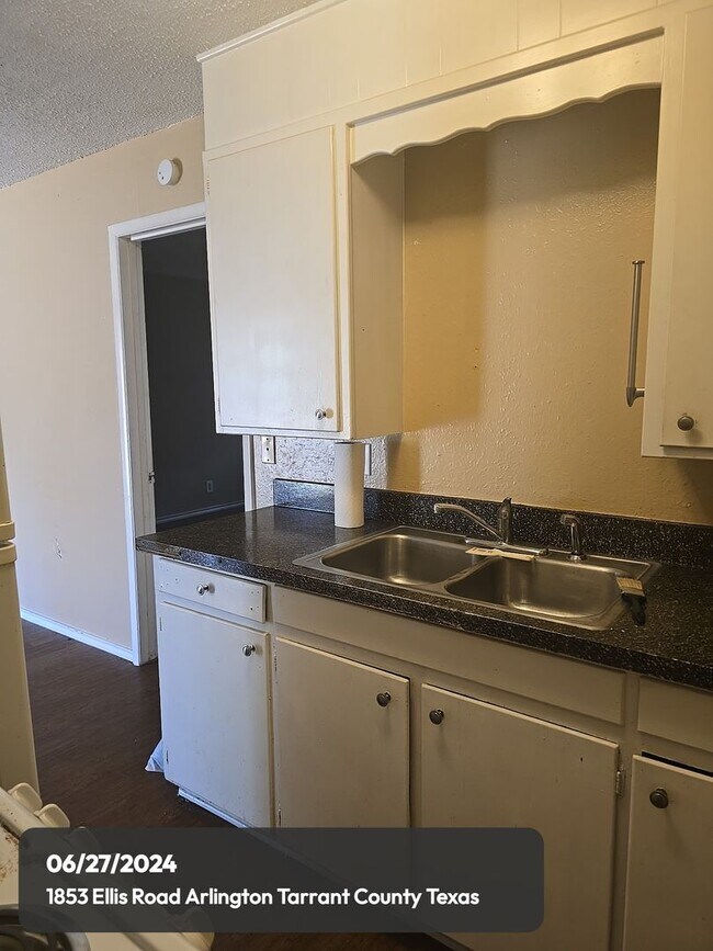 Building Photo - 1853 B Ellis Rd, Arlington, TX  76012