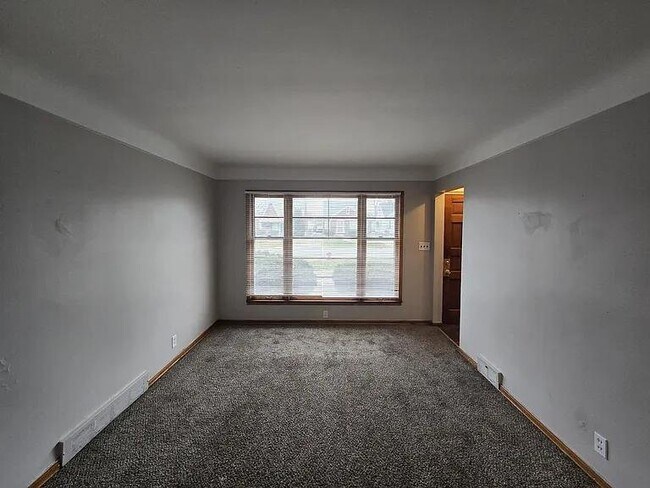 Foto del edificio - 18147 Runyon St