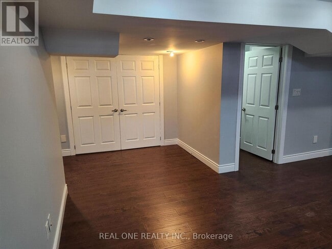 Photo du bâtiment - 107 Golden Orchard Rd