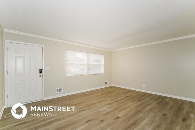 Building Photo - 2857 S State Ave