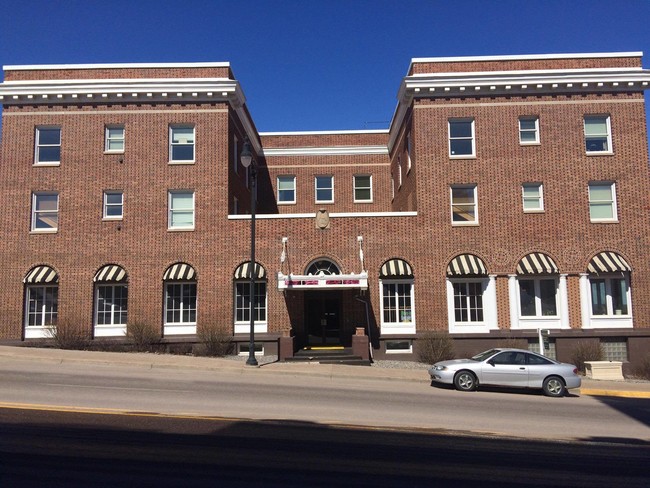 Building Photo - Crystal View Apartments