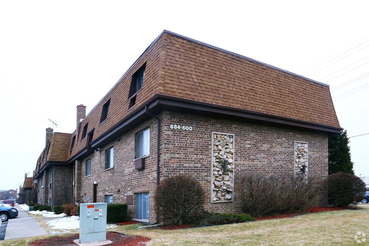 Building Photo - 684 W Pickwick Ct