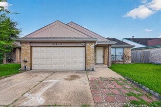 Building Photo - 13419 Laurel River Dr