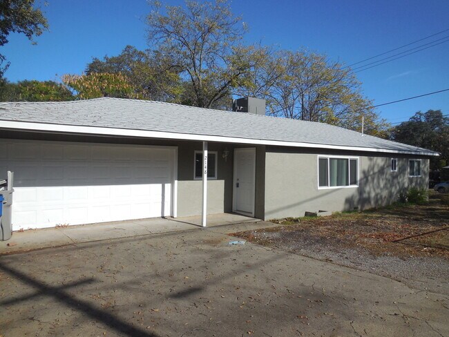Foto del edificio - FAMILY HOME IN THE ENTERPRISE AREA IS WAIT...