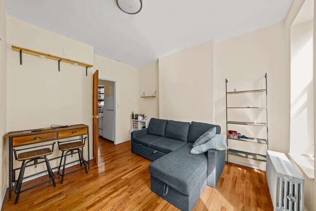 Building Photo - 426 E 73rd St