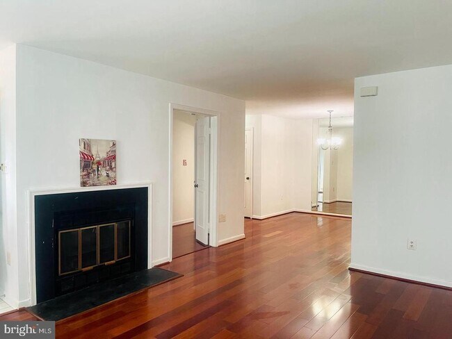 Building Photo - 10210 Ashbrooke Ct