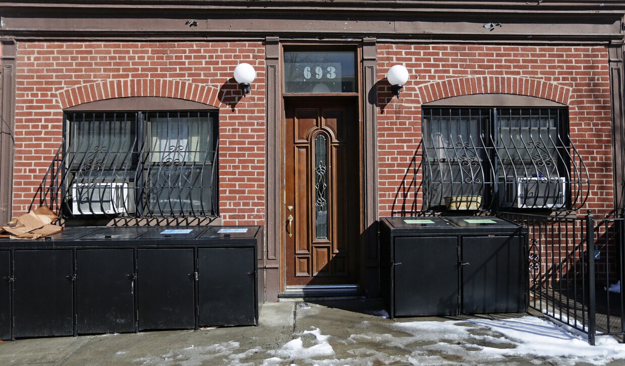 Foto del edificio - 693 Union St