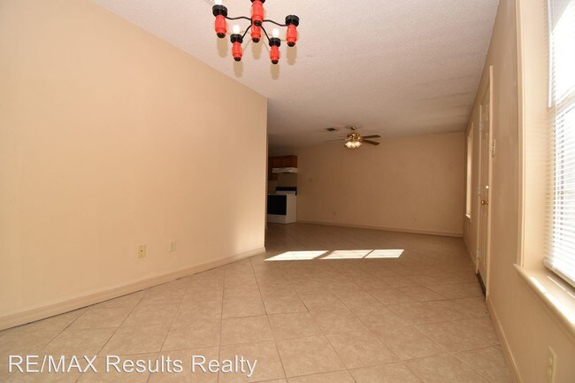 Building Photo - 402 W Florida Ave