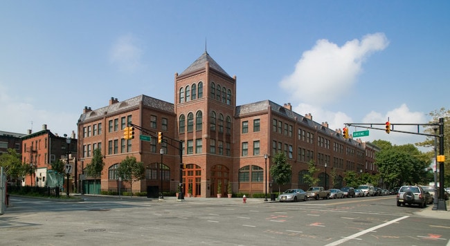 Building Photo - 61 Grand St