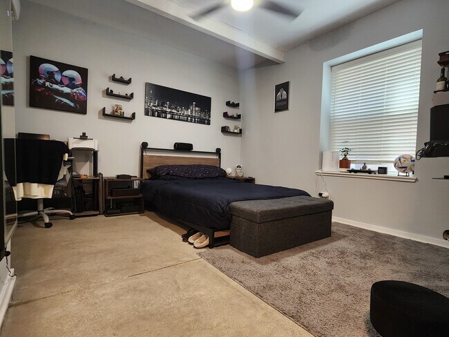 Foto del edificio - 5240 N Winthrop Ave