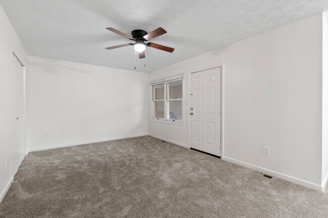 Foto del edificio - 3 W Rosecrest St