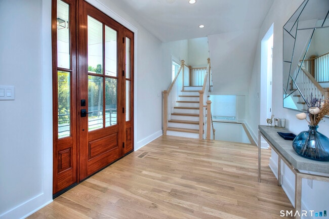 Building Photo - 6 Plover Ln