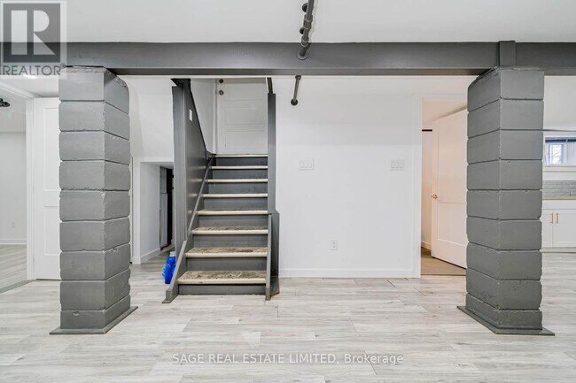 Building Photo - 10-10 Fir Ave