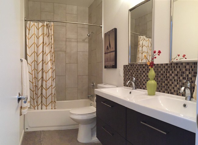 Foto del interior - Salvation Ten