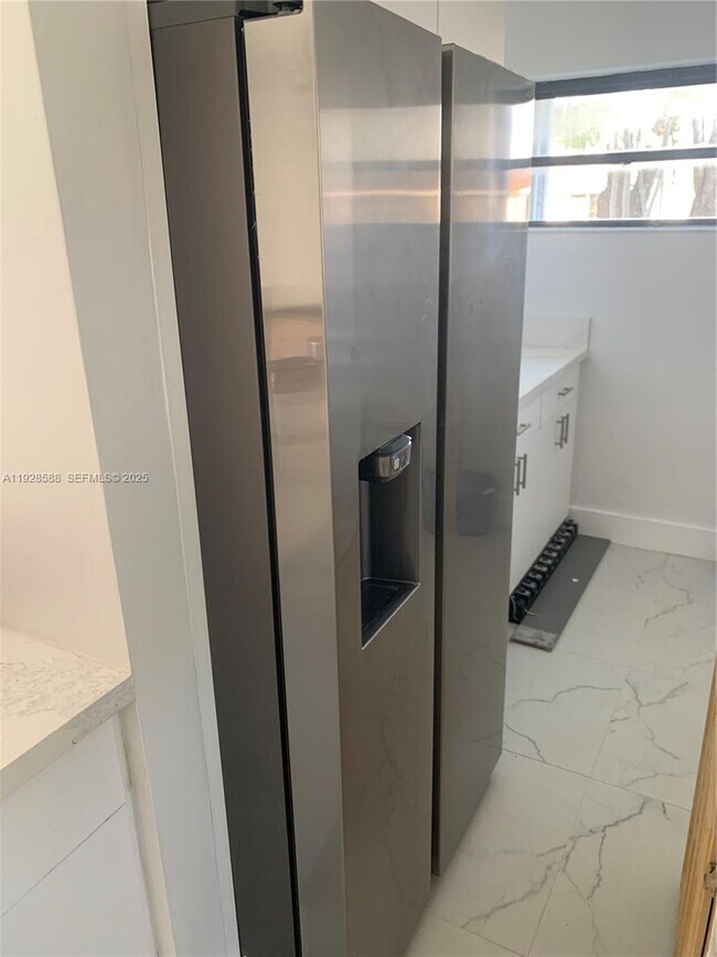 Foto del edificio - 14300 SW 105th Ave