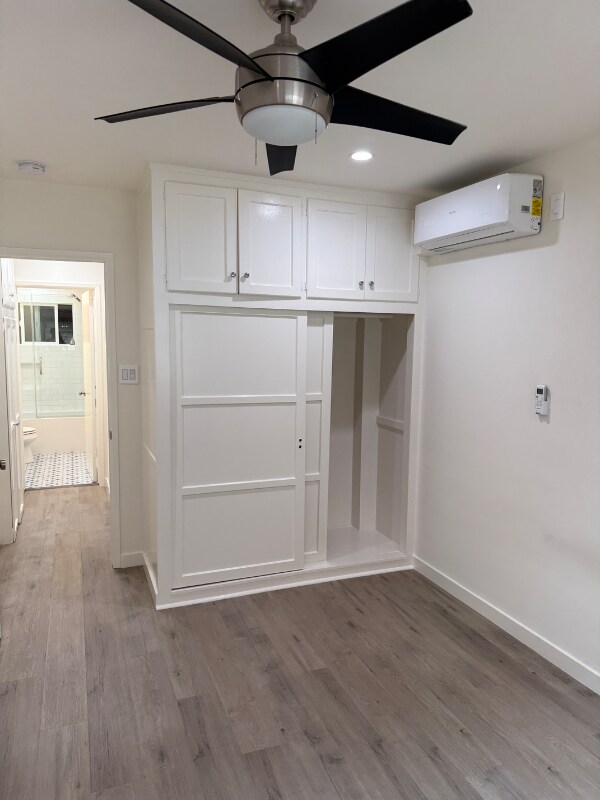Foto del edificio - 2140 Beachwood Dr